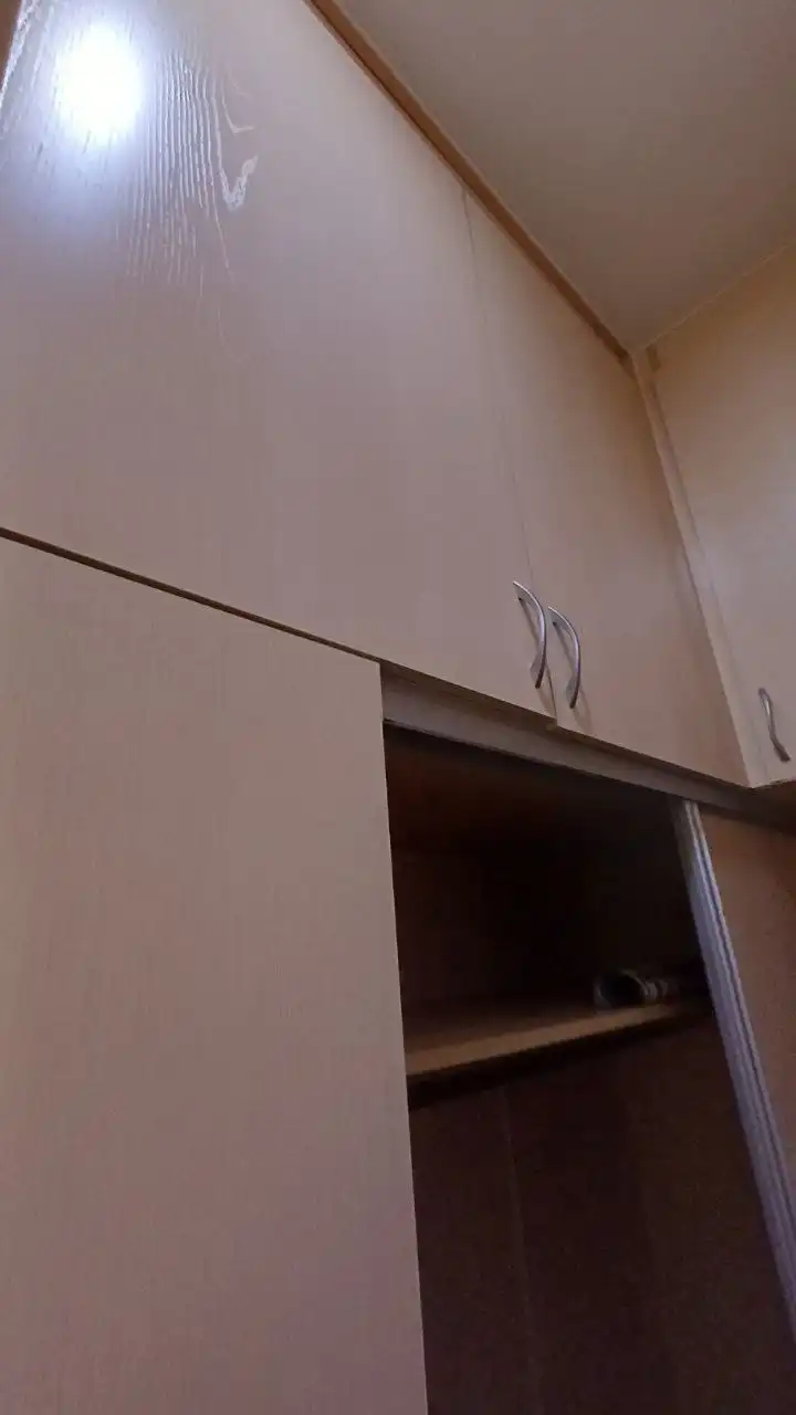 Продам шкаф-купе бежевый - Мебель (Для дома и дачи) в Иркутск