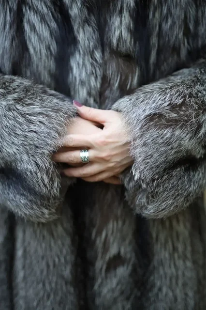 Тёплая шуба из чернобурки - Брюки в Москва