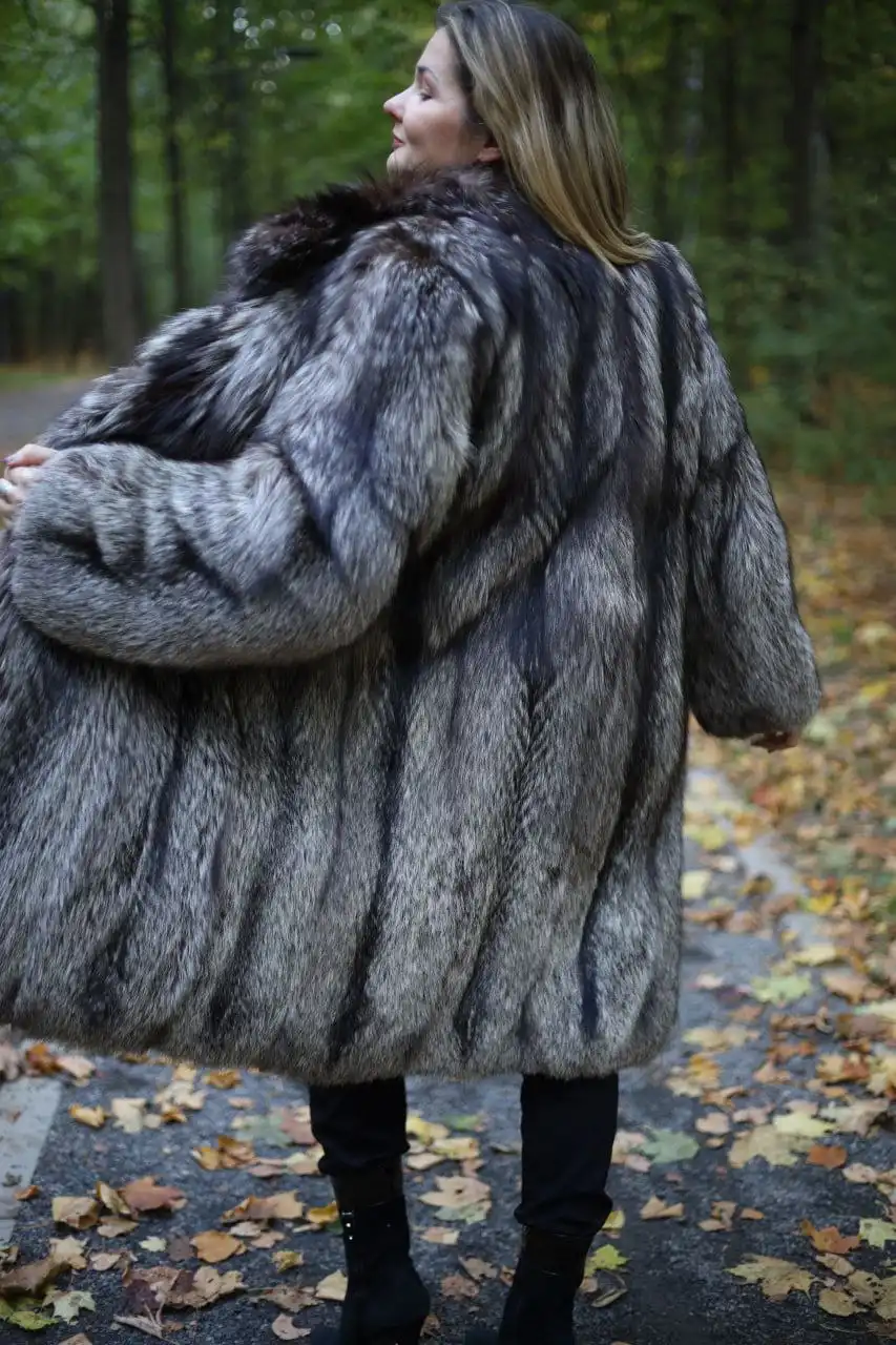 Тёплая шуба из чернобурки - Верхняя одежда (Одежда) в Москва