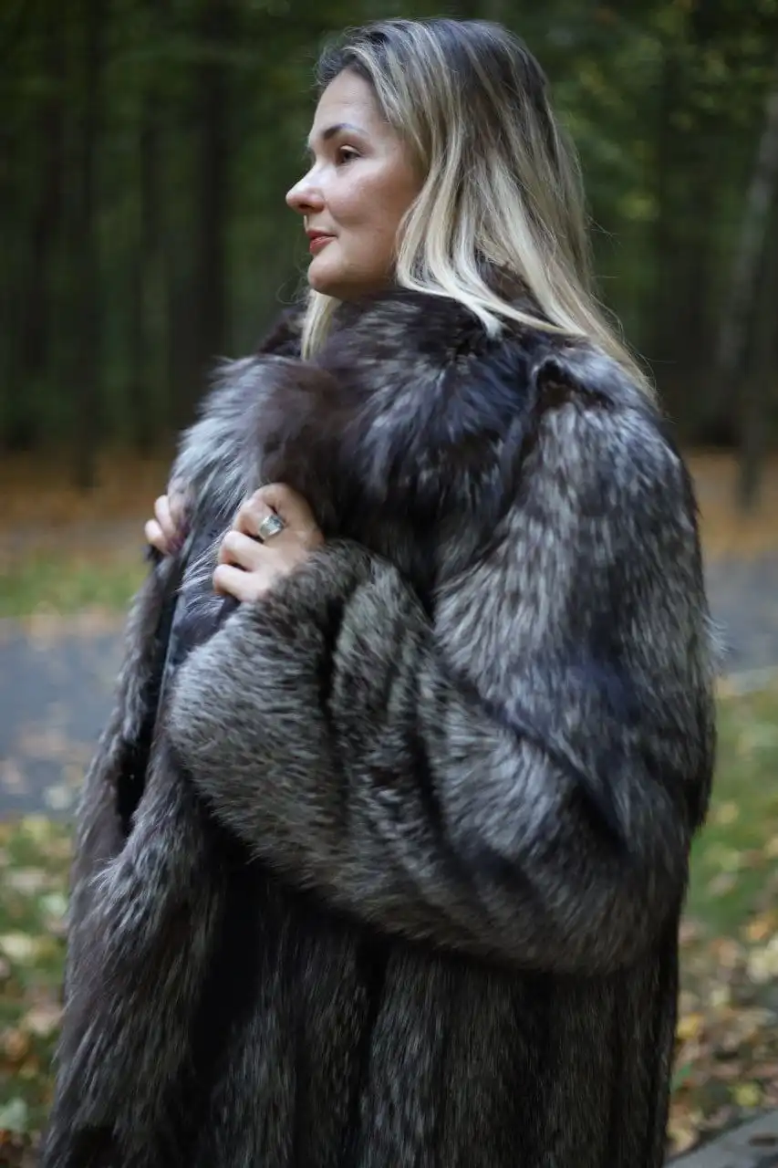 Тёплая шуба из чернобурки - Верхняя одежда (Одежда) в Москва