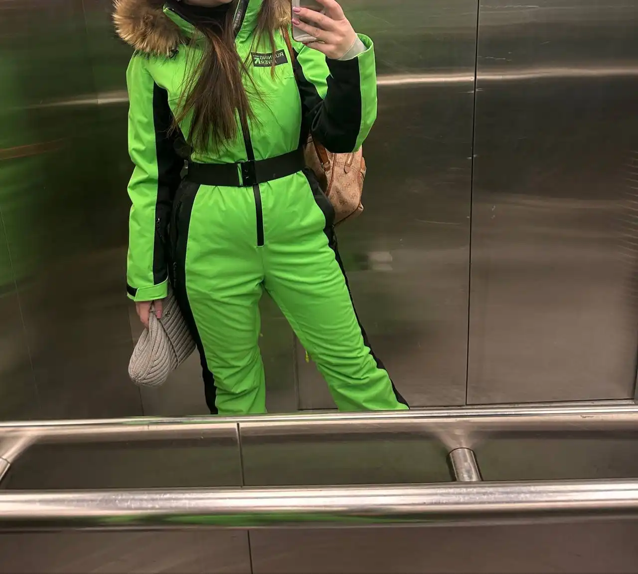 Продам горнолыжный костюм новый в идеальном состоянии - Спортивная одежда (Одежда) в Иркутск