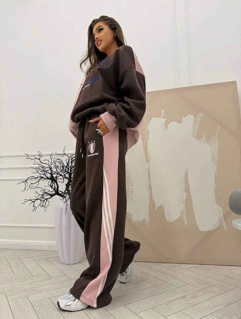 Стильные трендовые костюмы утеплённые на велюре