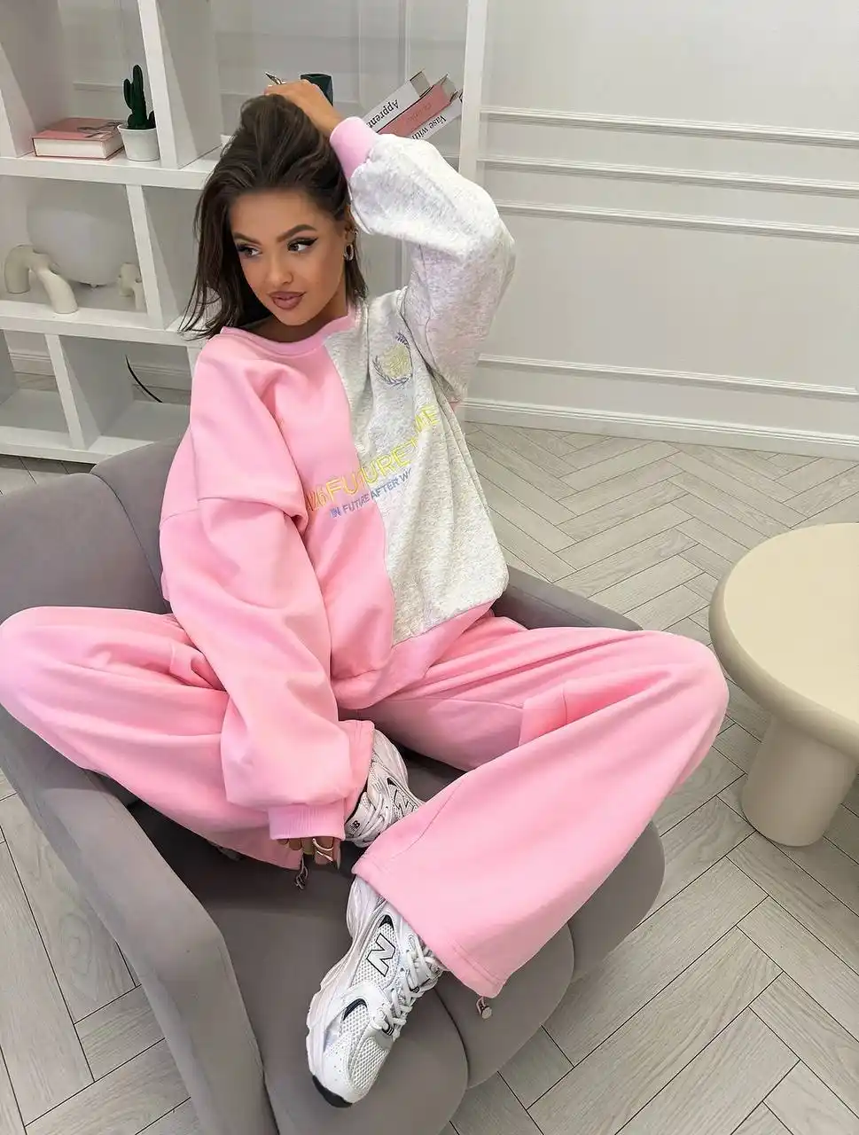 Стильные трендовые костюмы утеплённые на велюре