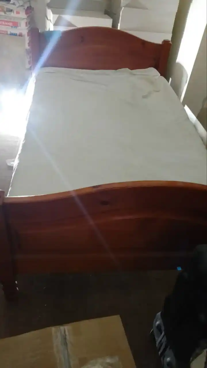 Двуспальная кровать из массива дерева СССР