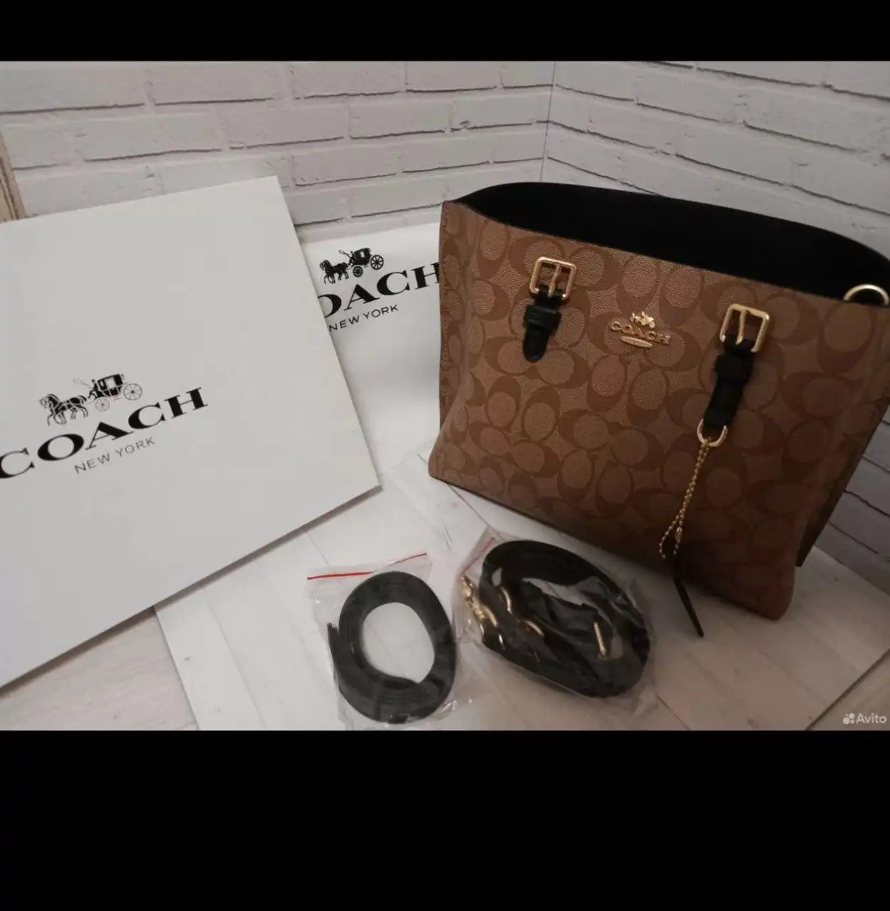 Продажа брендовых сумок Coach и Miu Miu