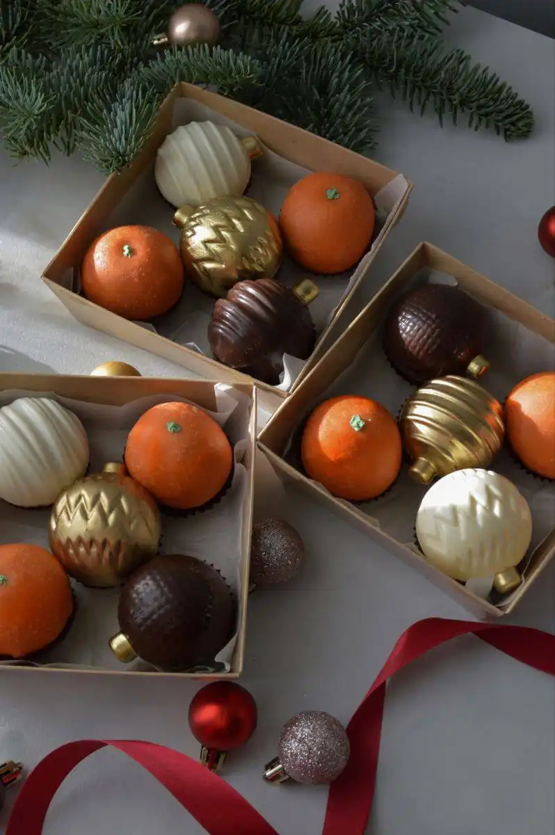 Новогодние десерты и торты на заказ