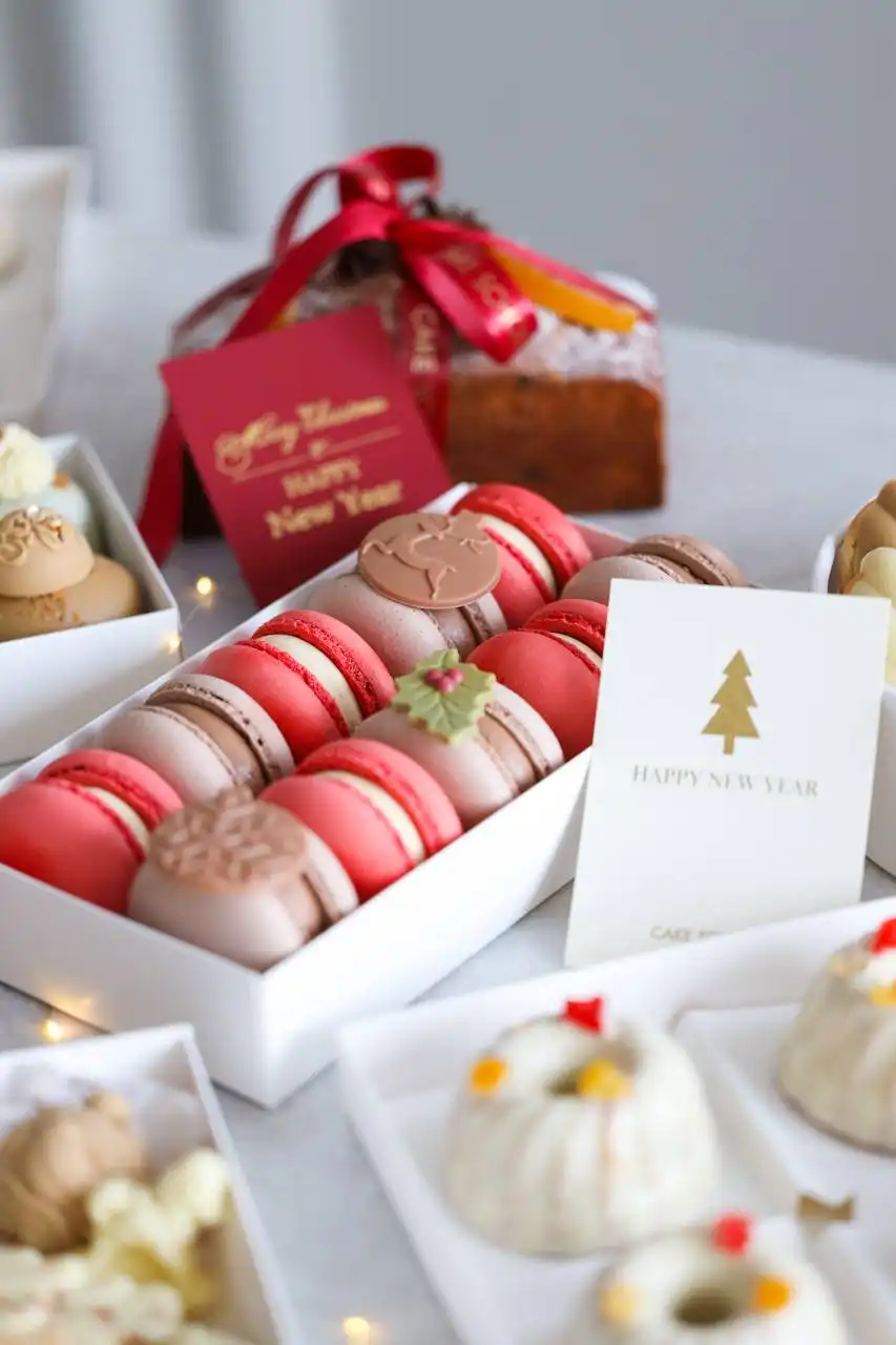 Новогодние десерты и торты на заказ