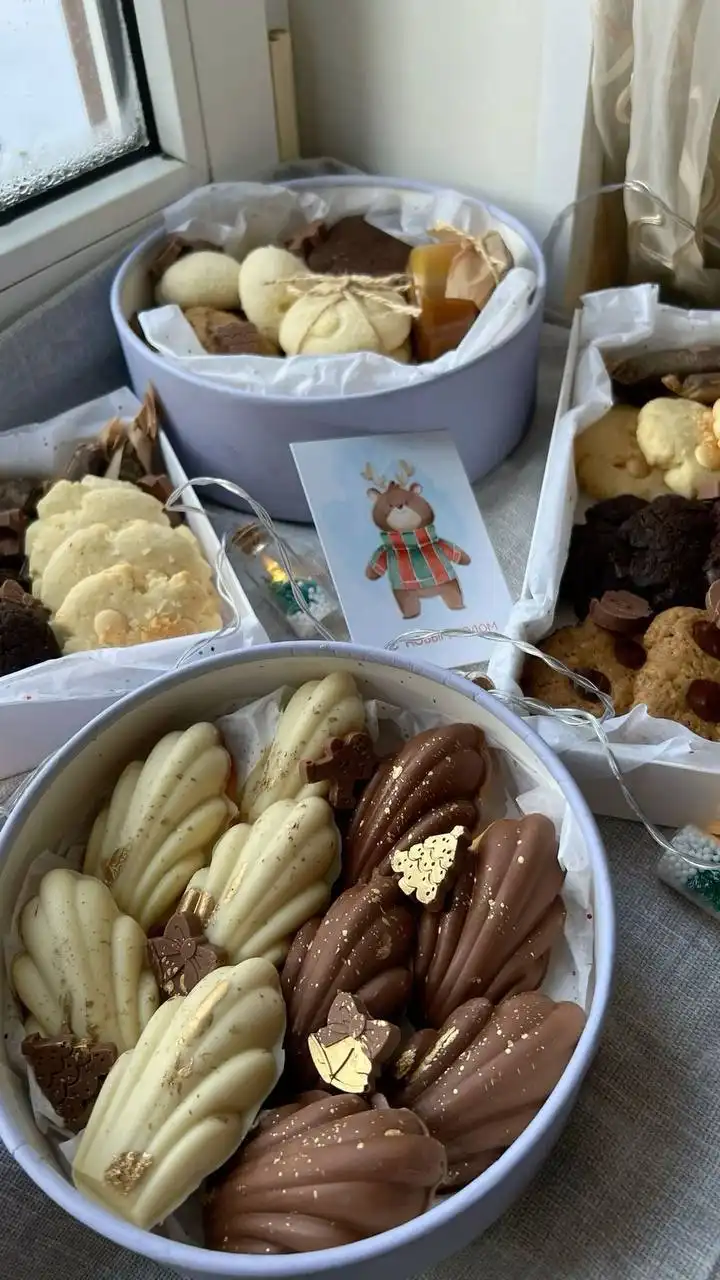 Новогодняя выпечка и десерты на заказ