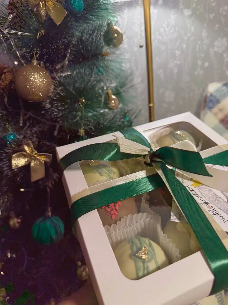 Новогодняя выпечка и десерты на заказ