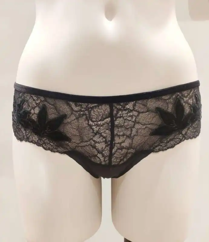 Новое нижнее белье Triumph Essence без косточек