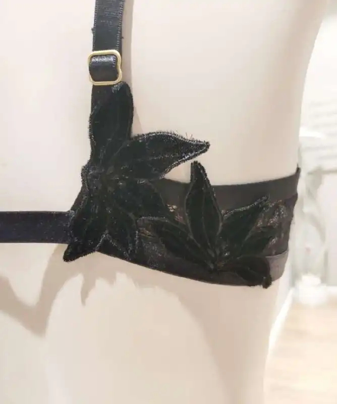 Новое нижнее белье Triumph Essence без косточек