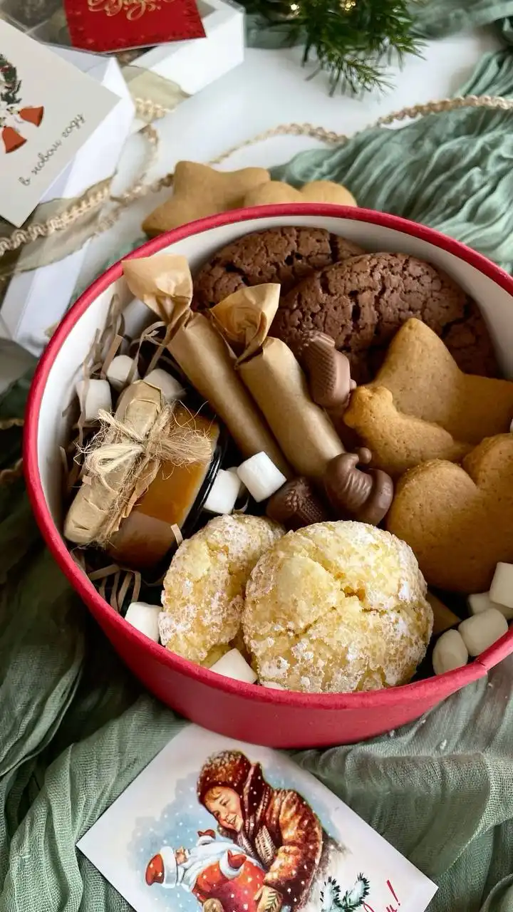 Новогодние коробки с печеньем