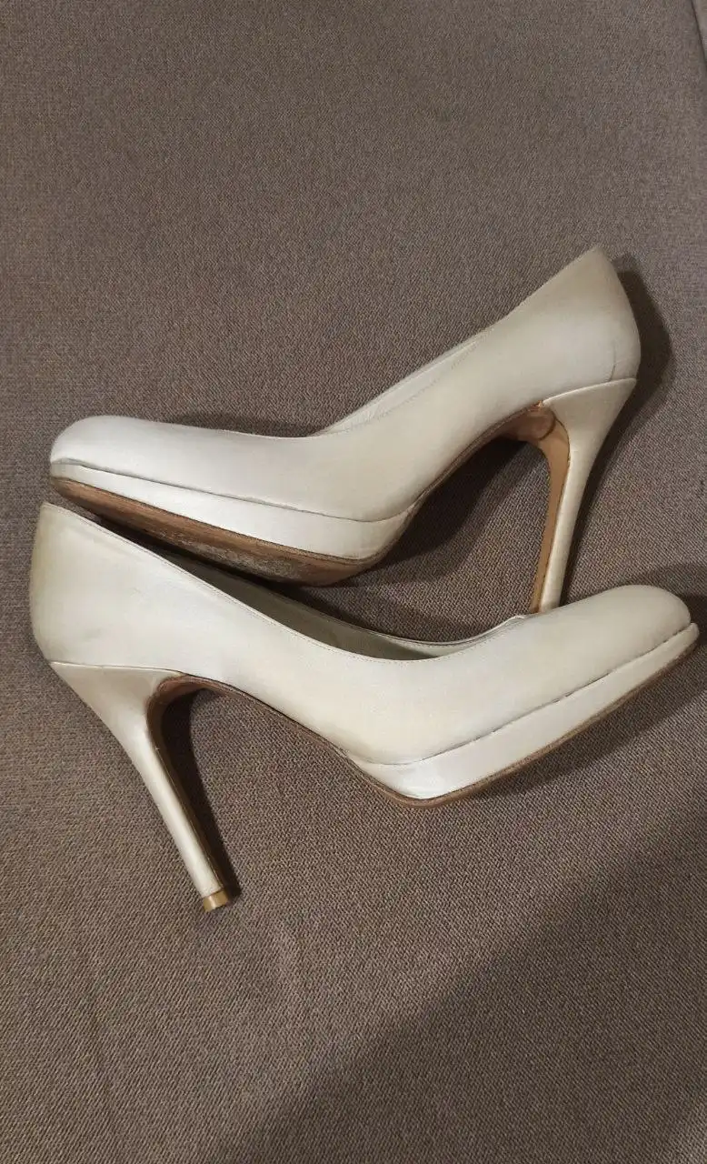 Туфли женские Stuart Weitzman размер 38