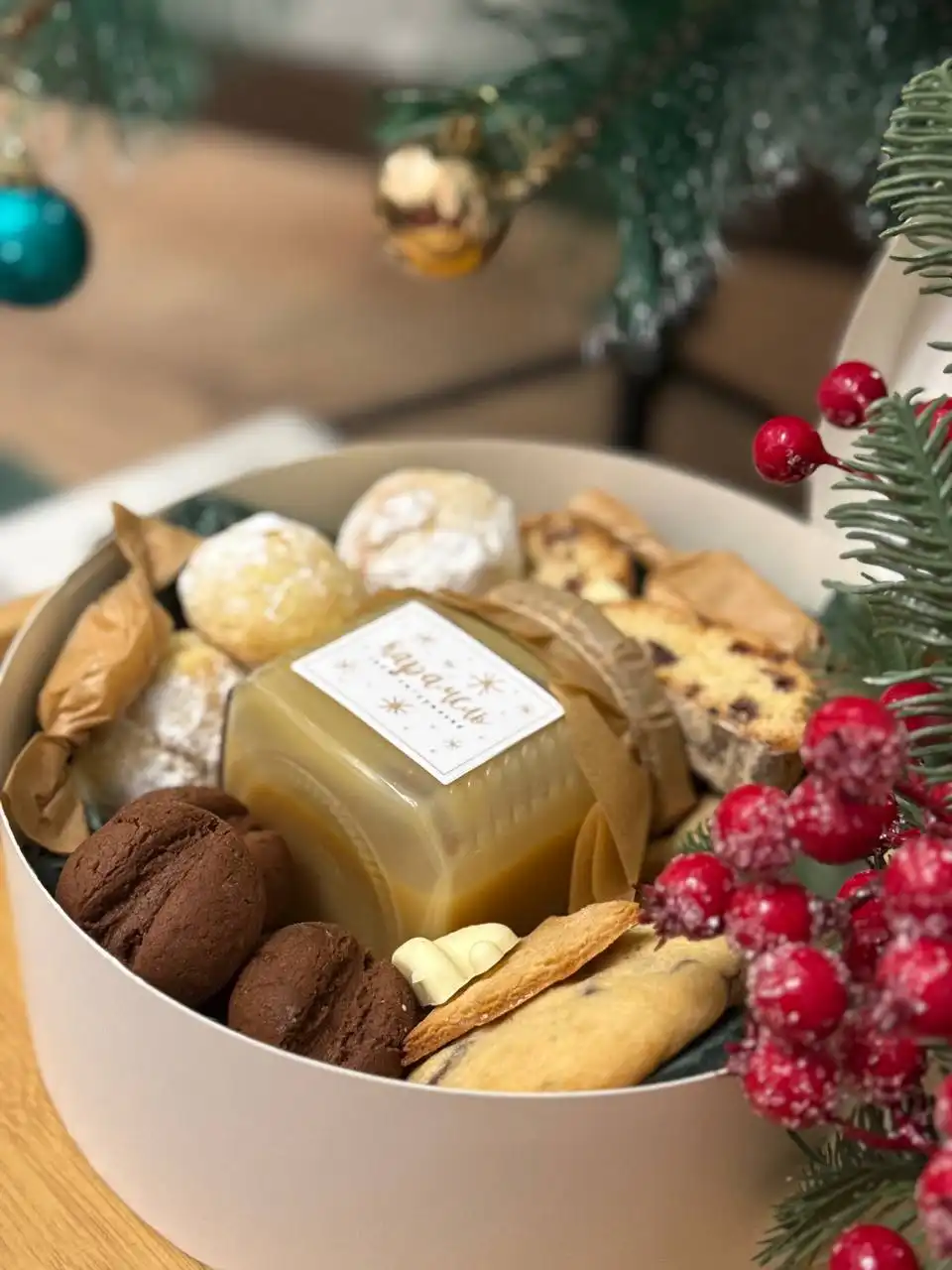 Новогодние торты и десерты на заказ