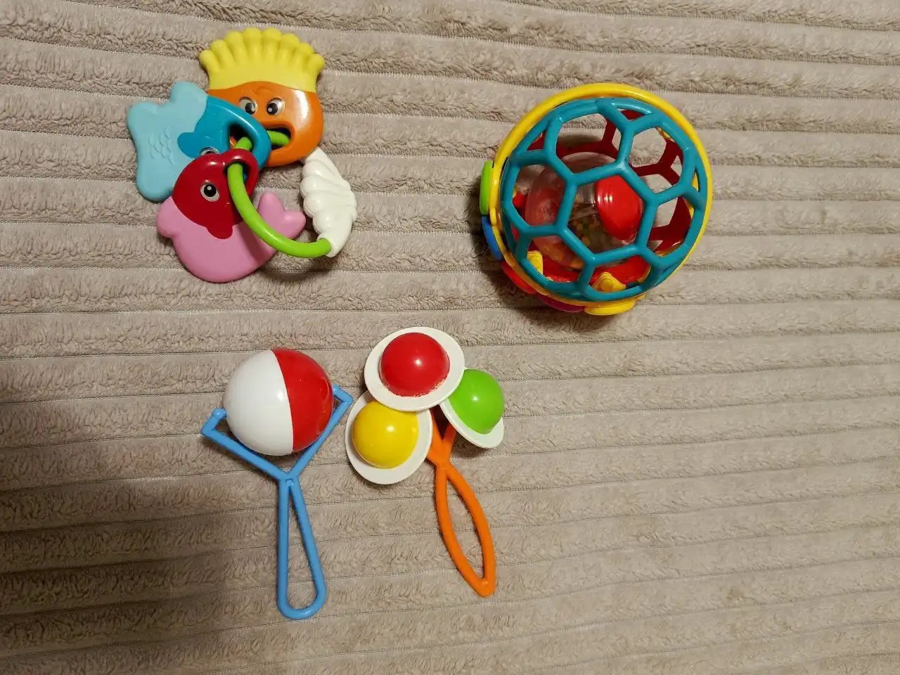 Игрушки, погремушки, прорезыватель