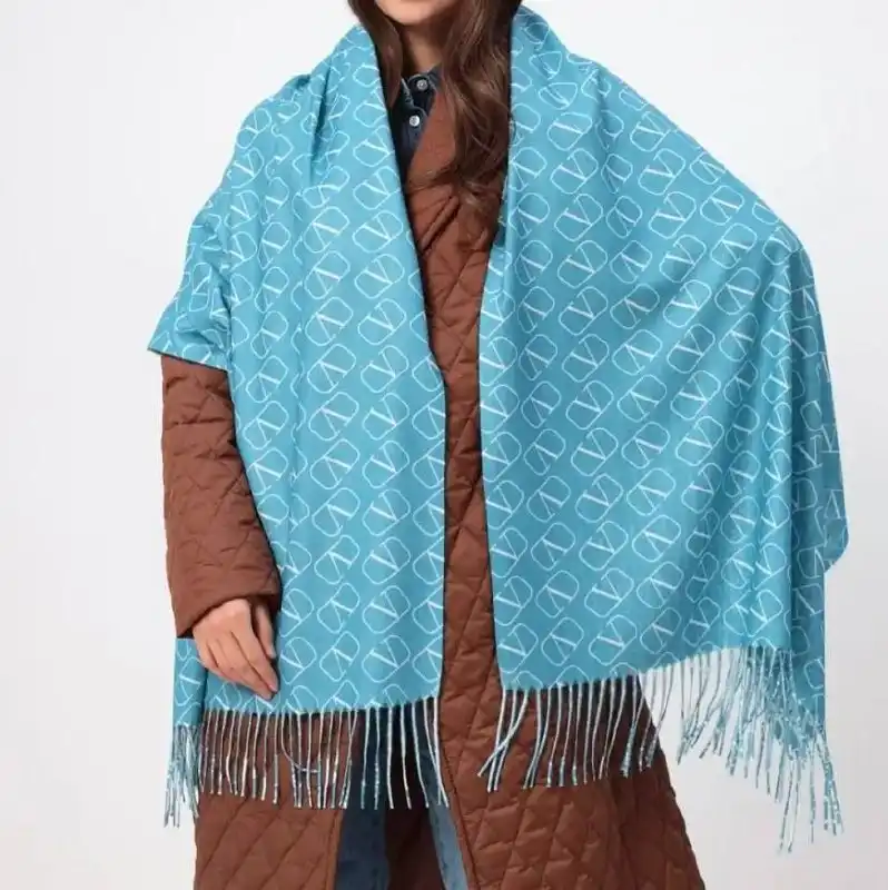 Продажа вязаных изделий ручной работы