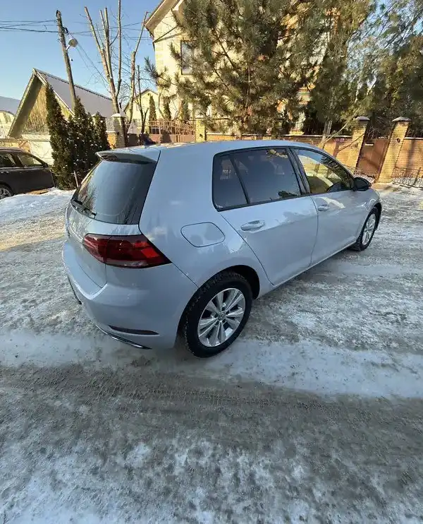 Volkswagen Golf 2020 в отличном состоянии - Авто в Псков