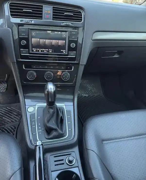 Volkswagen Golf 2020 в отличном состоянии - Авто в Псков