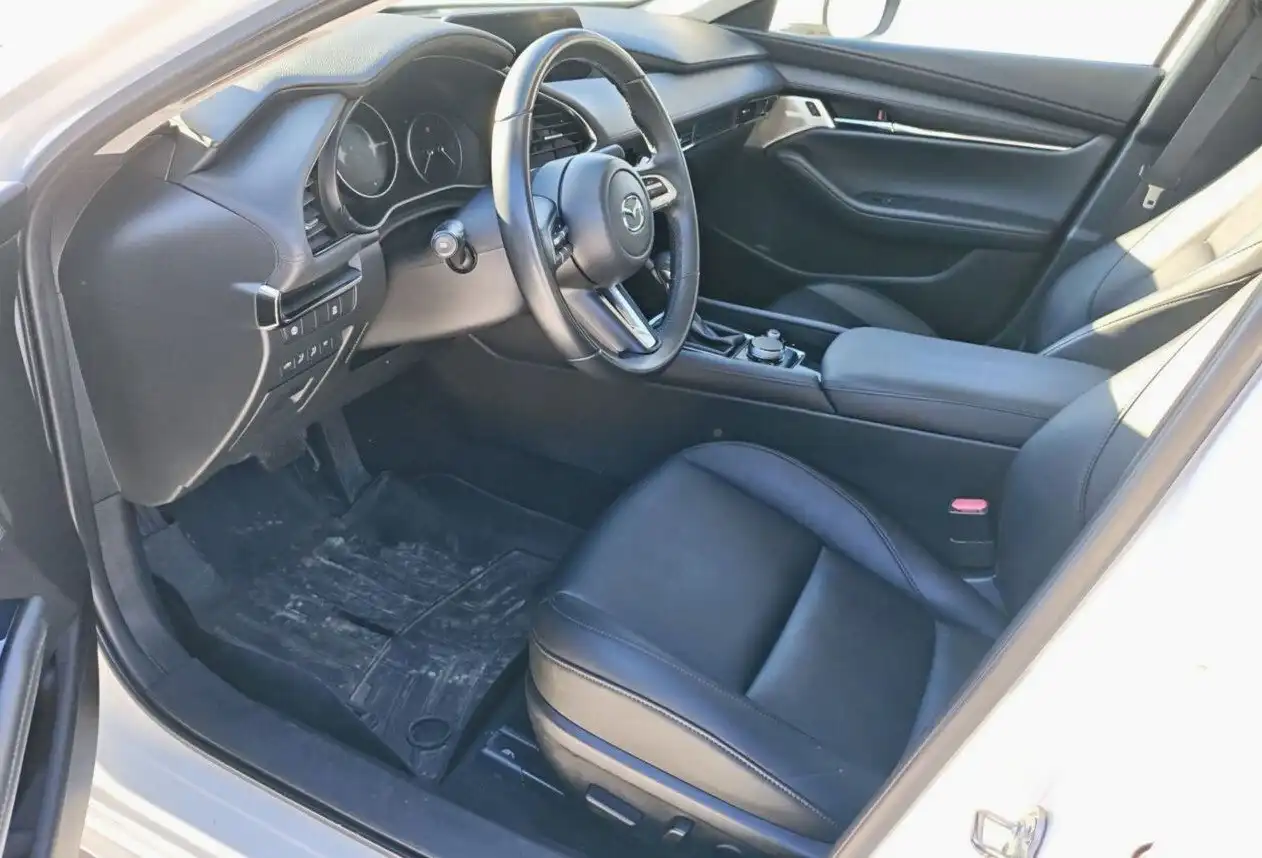 Продажа Mazda 3 2020 года в идеальном состоянии - Легковые автомобили (Авто) в Псков