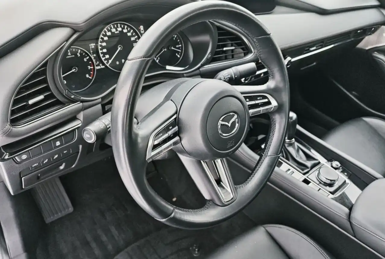 Продажа Mazda 3 2020 года в идеальном состоянии - Легковые автомобили (Авто) в Псков