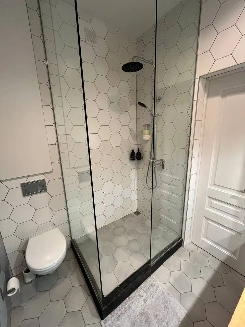 Продаётся видовая квартира 43 кв.м. в центре на 17 этаже - Квартиры (Недвижимость) в Неизвестно