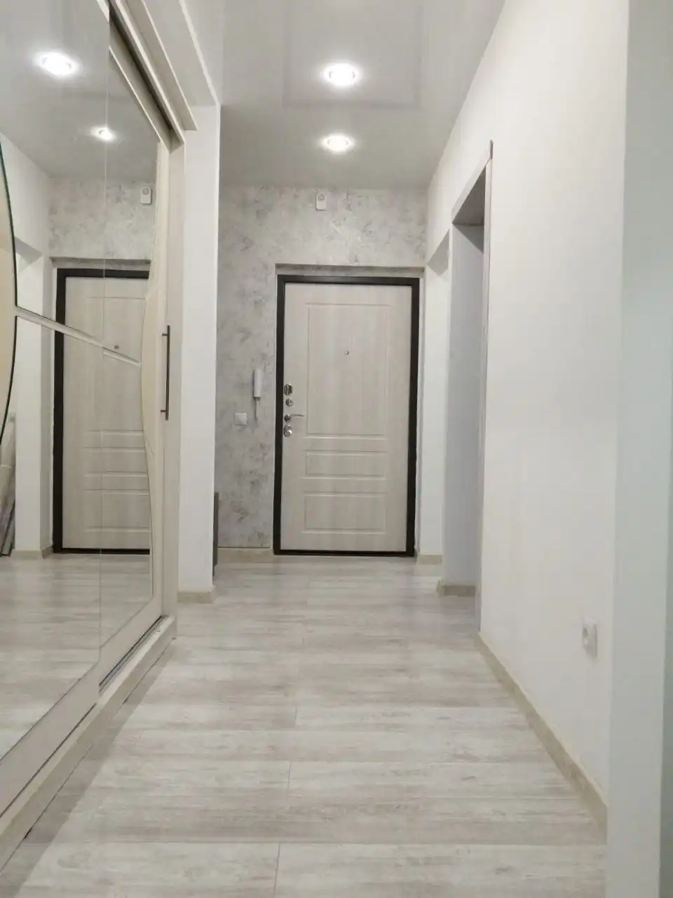 Продам 3-х комнатную квартиру в ЖК Ботаника