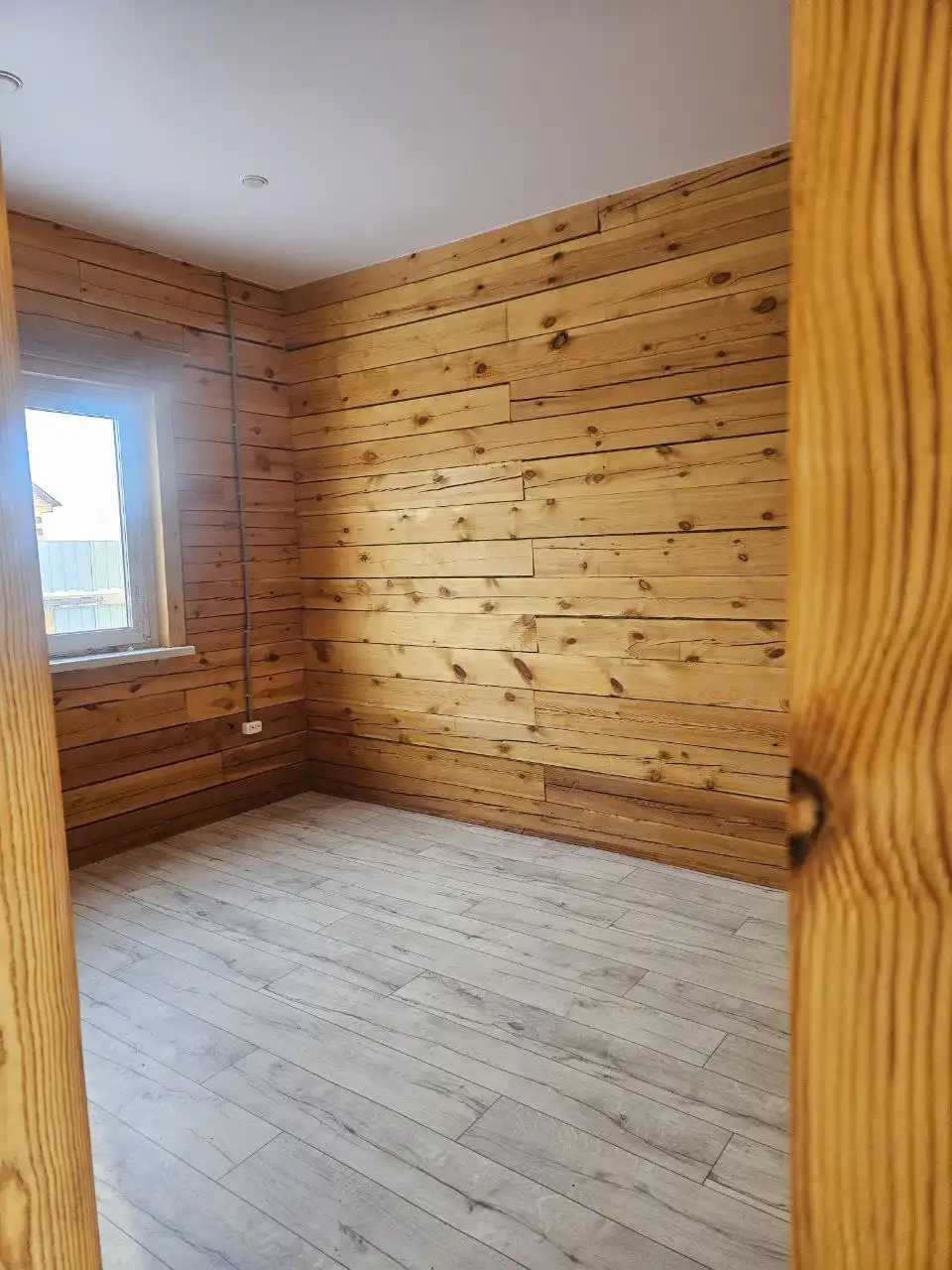 Продажа брусового дома с гаражом и мансардой - Дома (Недвижимость) в Неизвестно