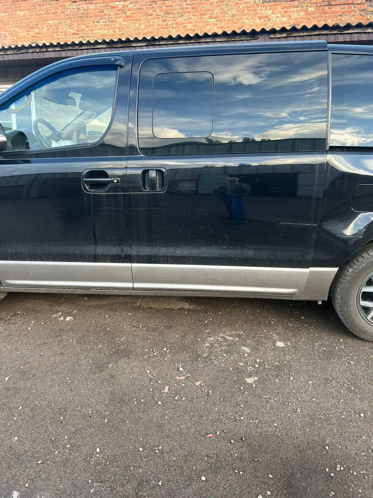 Hyundai H-1 2020 года после ДТП