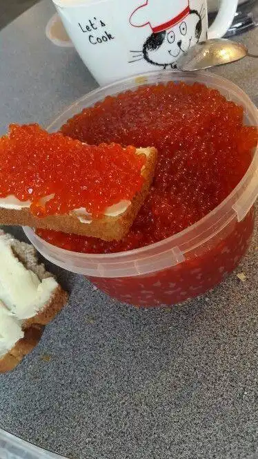 Продажа икры к новогоднему столу