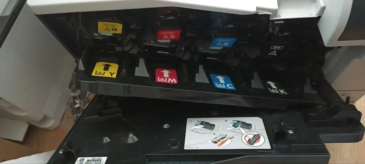 Цветной принтер HP Color LaserJet CR5225 A3/A4 - Принтеры (Электроника) в Москва