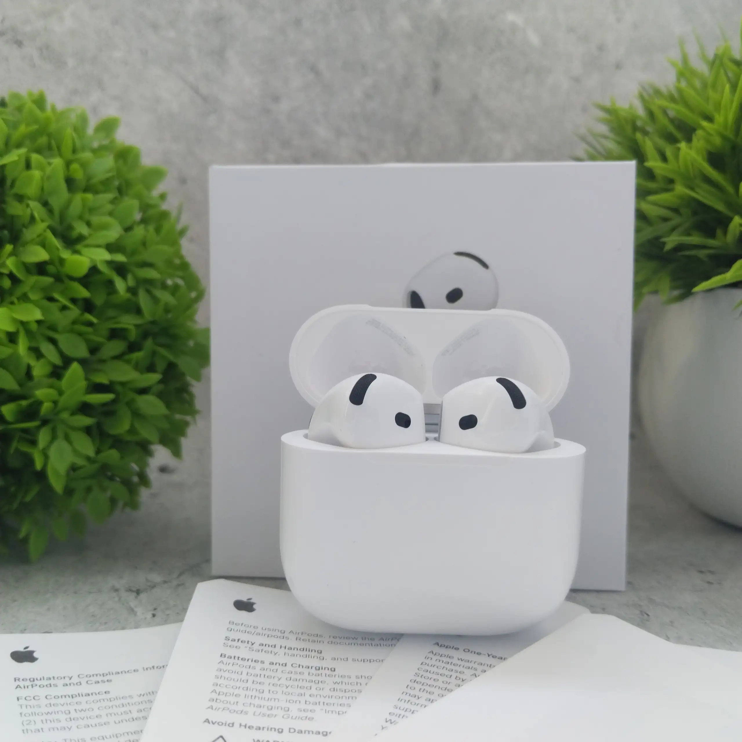 Продажа Apple устройств: Apple Watch, AirPods, MagSafe - Аксессуары и гаджеты (Электроника) в Москва