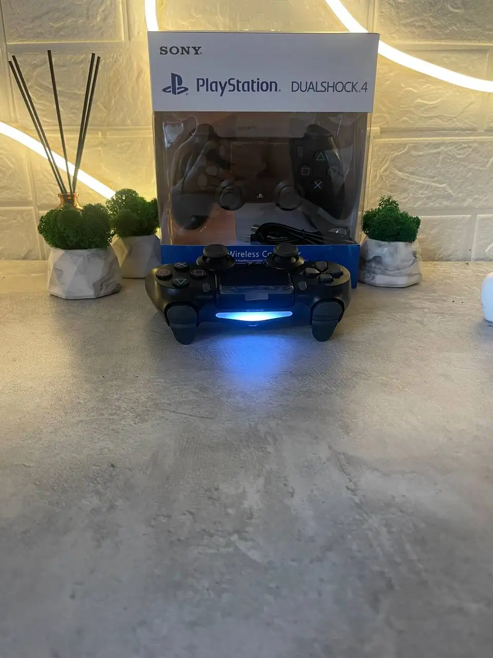 Продажа AirPods Pro, DualShock 4 и Комплекта зарядки Apple - Барахолка в Москва
