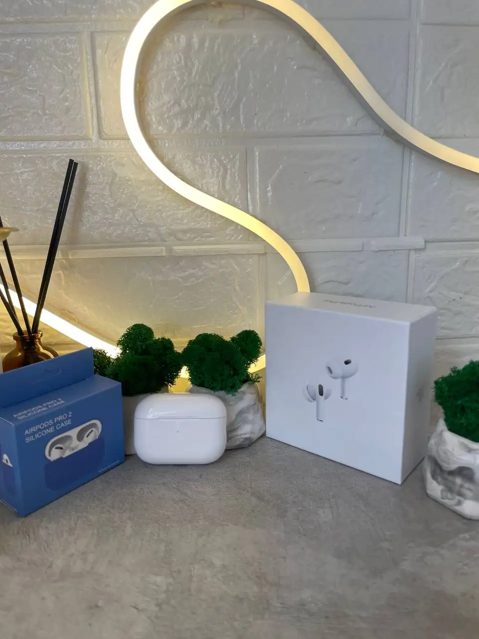 Продажа AirPods Pro, DualShock 4 и Комплекта зарядки Apple - Барахолка в Москва
