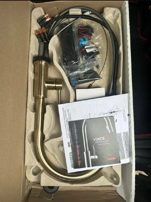 Смеситель Delta с голосовым помощником