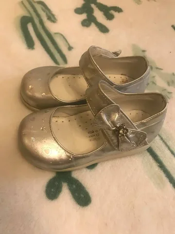 Туфли серебристые кожаные размер 22 б/у - Одежда в Москва