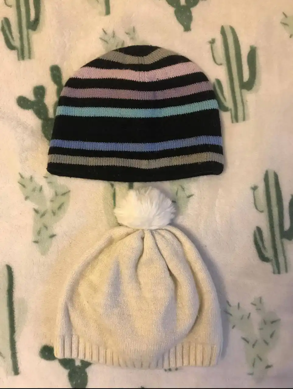 Б/у шапки на 6-8 лет