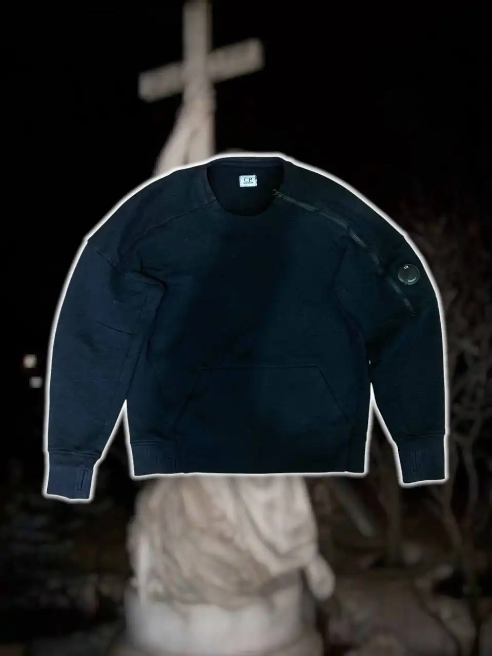 Одежда брендов Stone Island, Calvin Klein, Nike и других