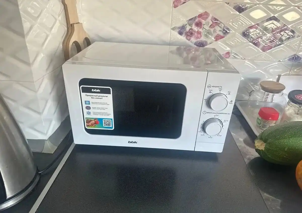 Микроволновая печь отдам даром