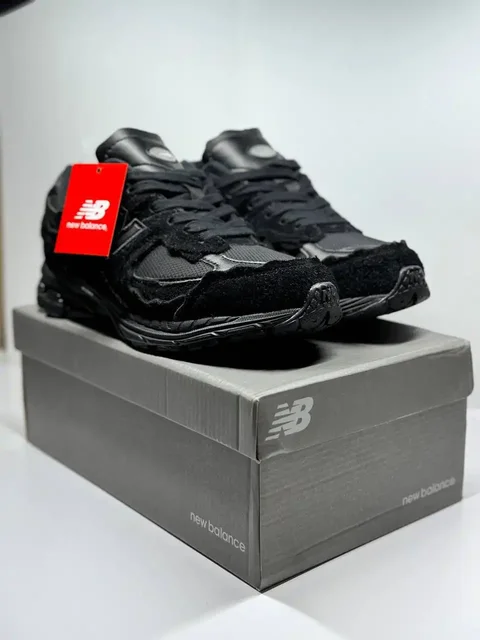 Продам новые зимние New Balance 2002R - Одежда в Москва