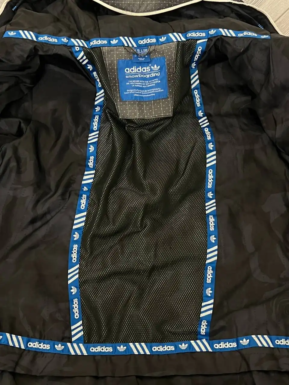 Куртка женская Adidas мембранная горнолыжная