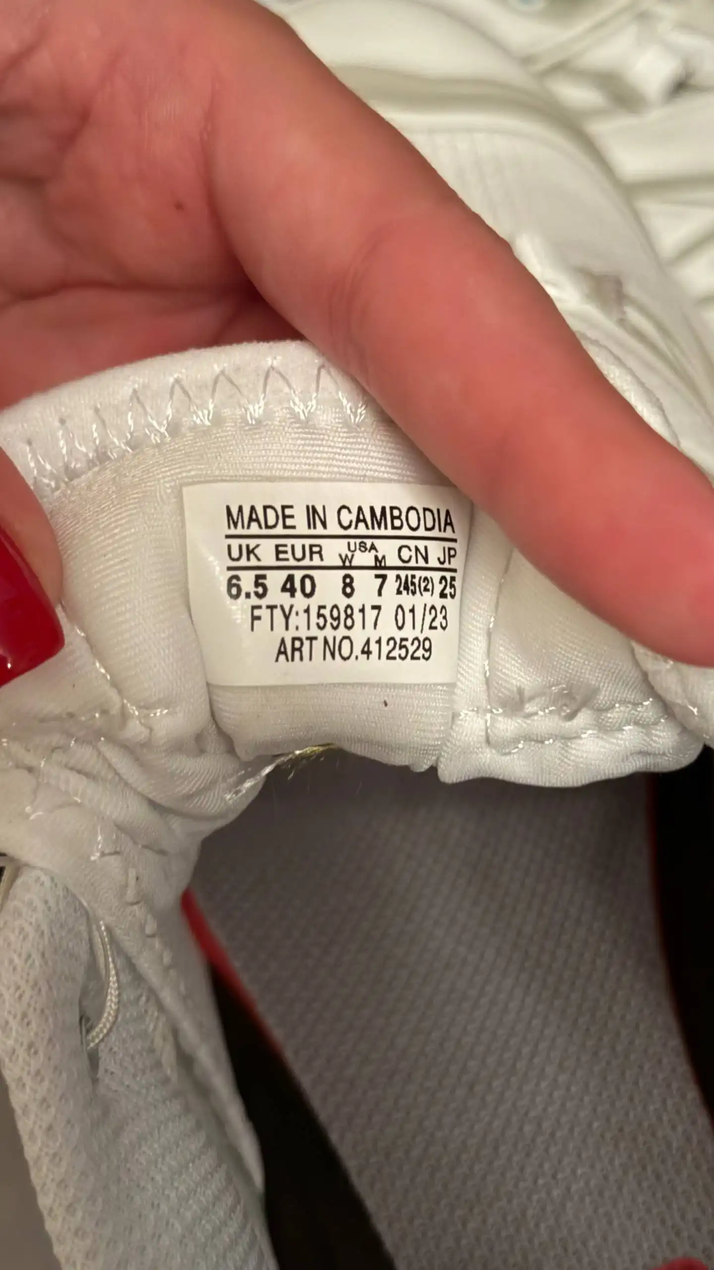 Новые кроссовки размер 24.5 см