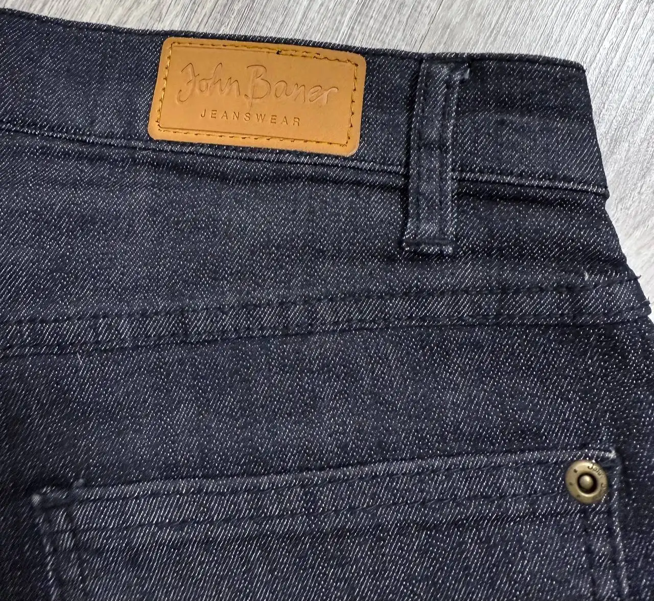 Стильные джинсы немецкого бренда John Baner размер M