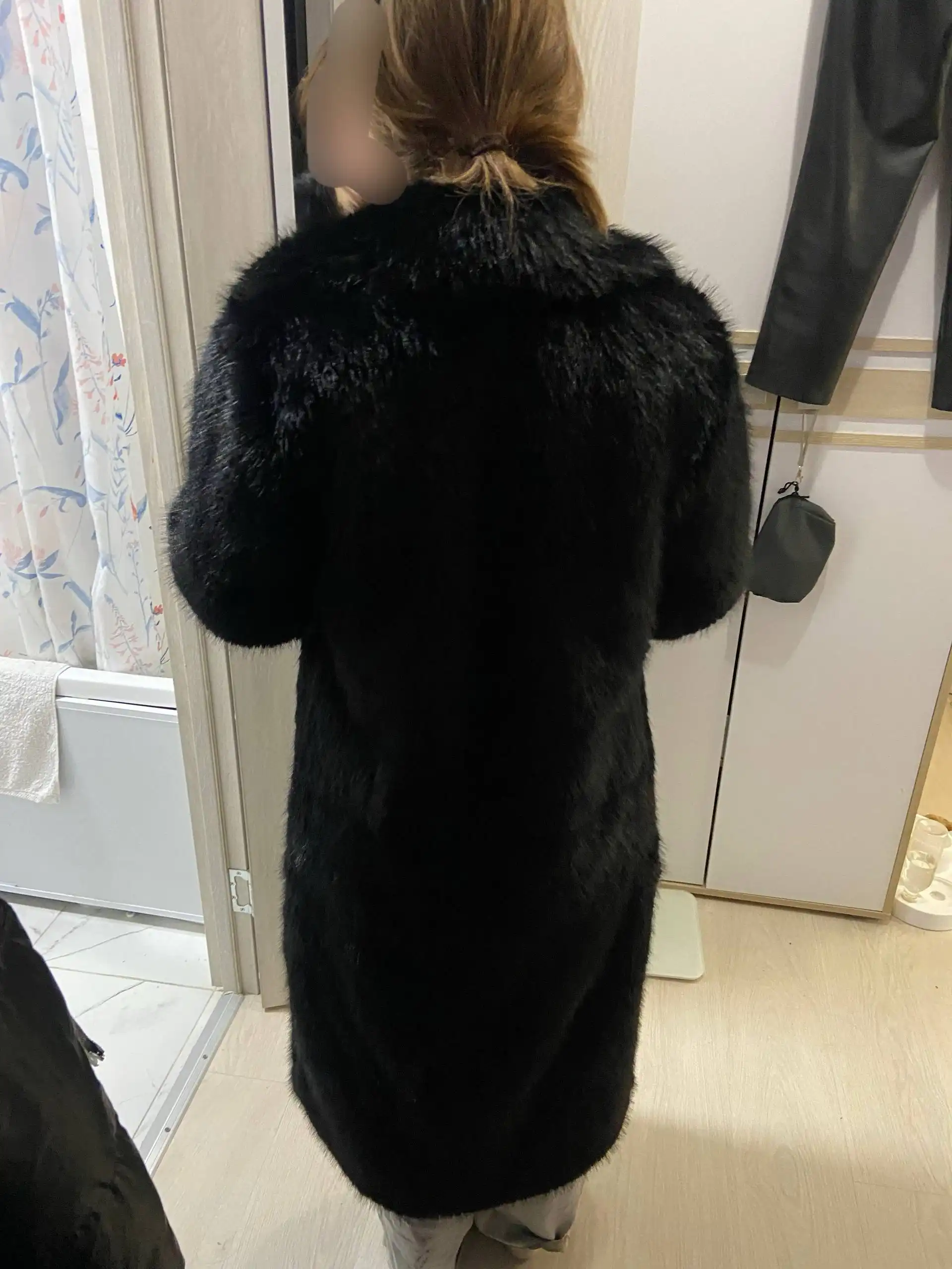 Продам новую шубу из искусственного и лисьего меха размер М