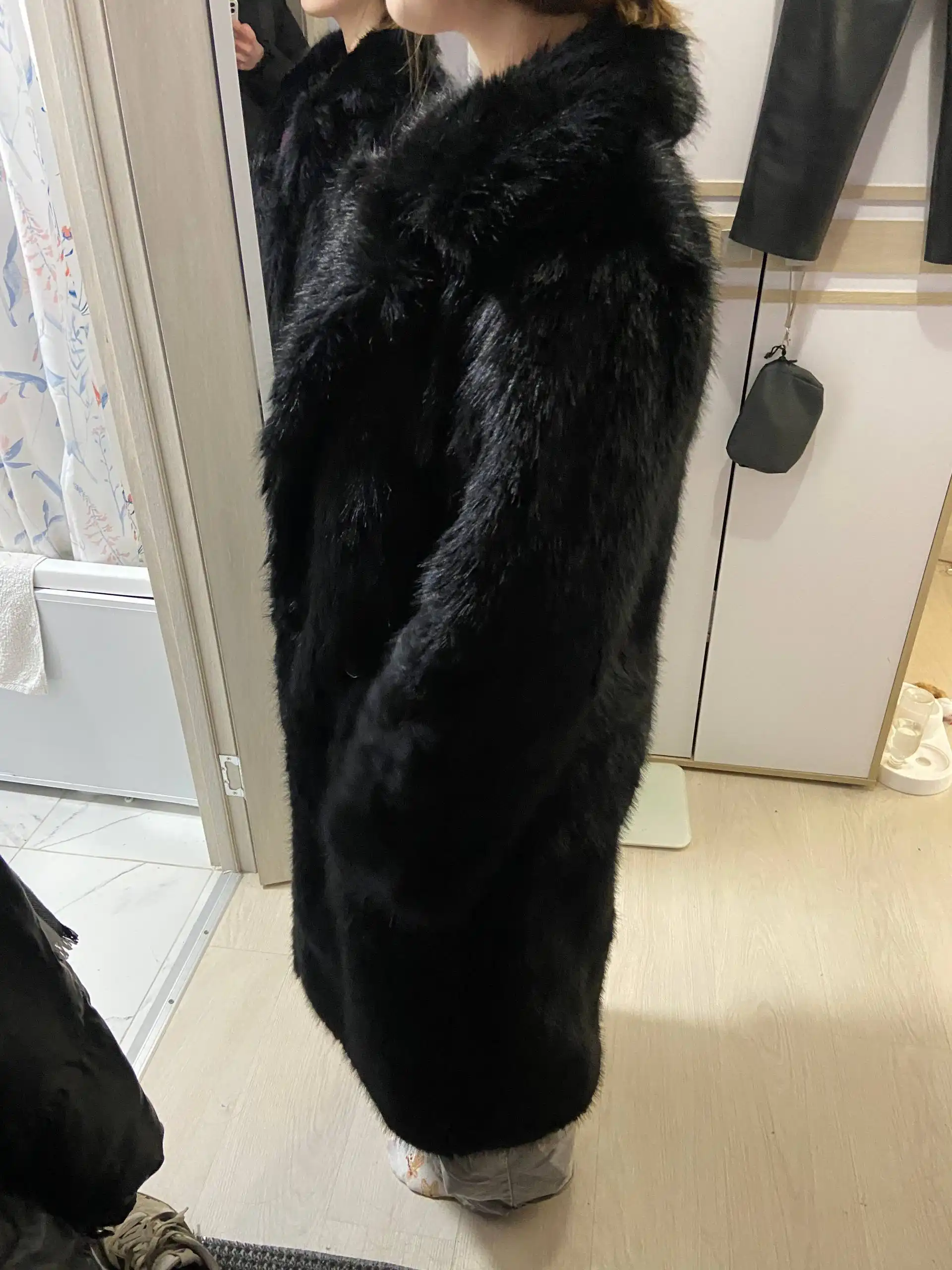 Продам новую шубу из искусственного и лисьего меха размер М