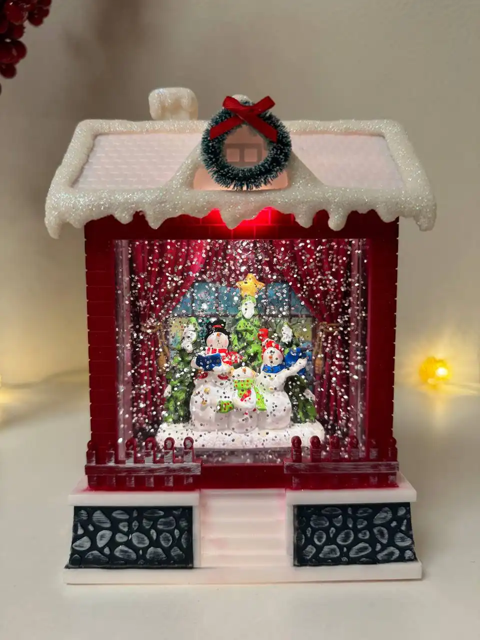 Новогодние украшения и сувениры