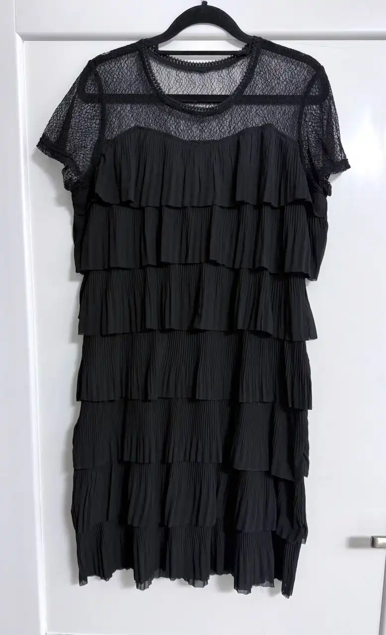 Коктейльное маленькое черное платье из шифона