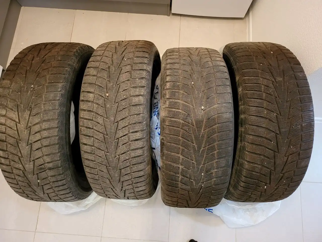 Продажа зимних шин 265/50 r20 липучка б/у