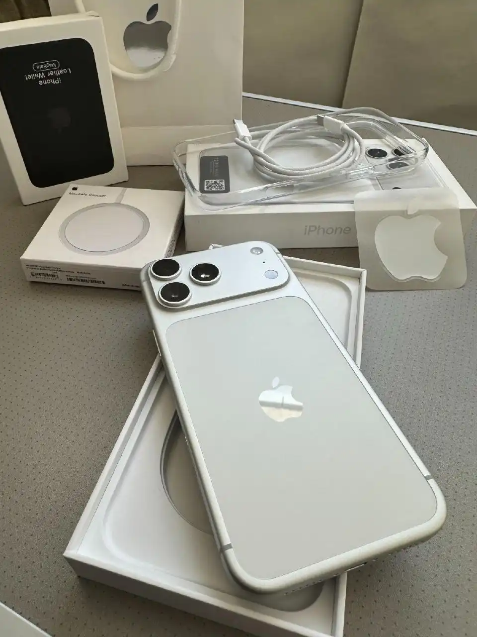 Продается iPhone 17 Pro Max 256ГБ