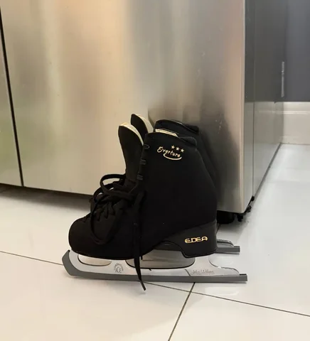 Коньки 35 размер новые - частное объявление в Москва