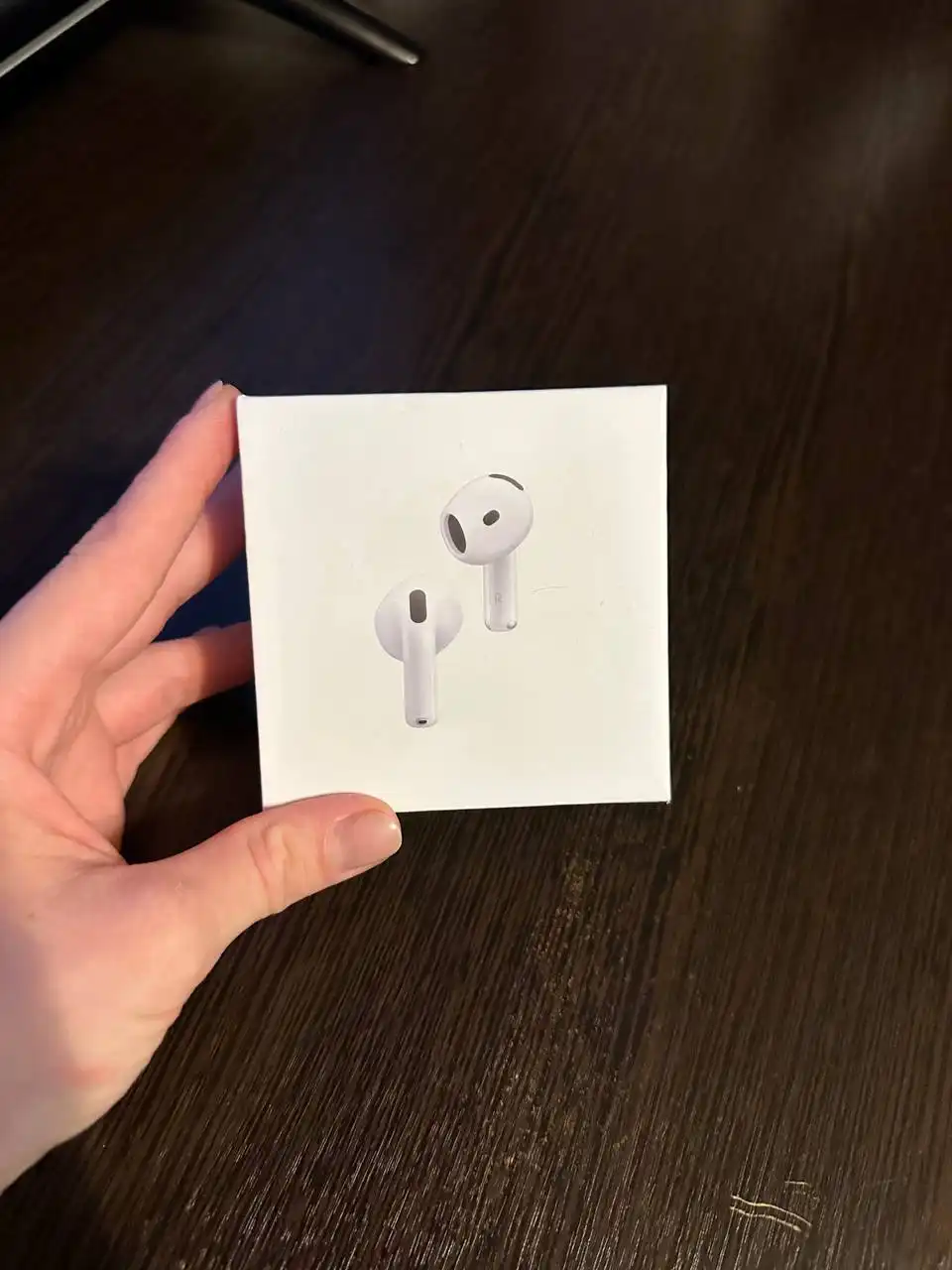 Продажа AirPods 4 с шумоподавлением